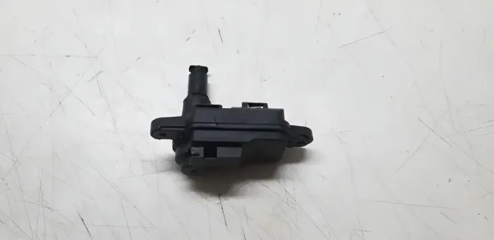 Motor Trava Portinhola Tanque Vw T-cross 2019 20 21 22 2023 Preto (Usado)