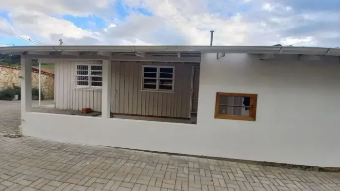 Casa para venda tem 150 metros quadrados com 3 quartos em Centro - Urubici - Santa Catarin