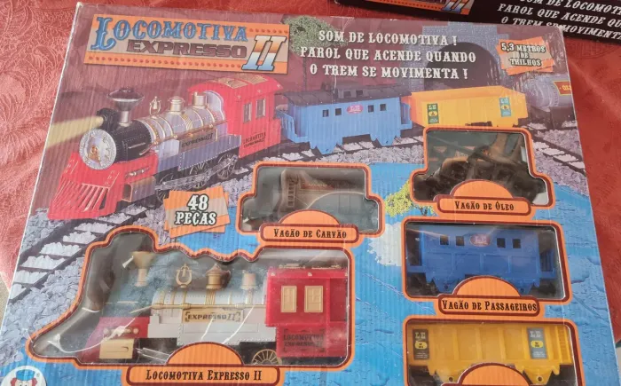 Trem com luz e som, 5,3 m de trilhos