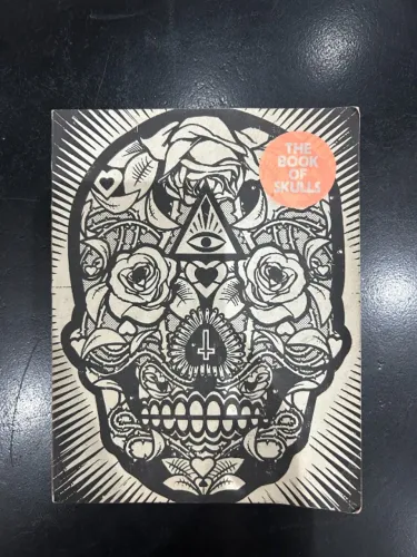 Livro The Book Of Skulls - Faye Dowling (Usado)