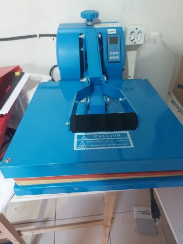 Vende se uma fábrica 