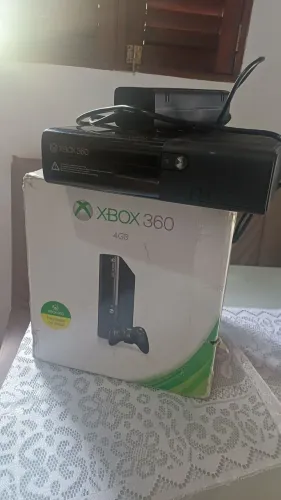 XBOX 360 4GB