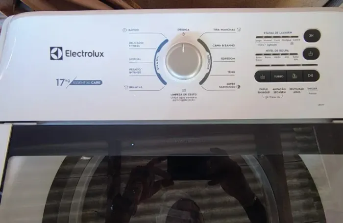 Máquina de Lavar Electrolux 17kg Branca Essential Care com Cesto Inox e Jet&Clean