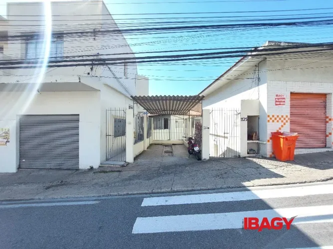 Excelente Casa 3 dormitório(s) em Estreito - Florianópolis
