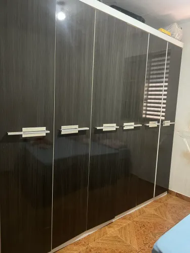 Doação guarda roupa. Retirar urgente no máximo amanhã de manhã