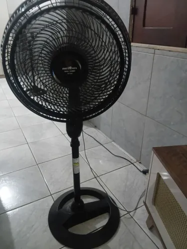 Vendo um ventilador Britânia turbo de 150 w novo na caixa lacrada.