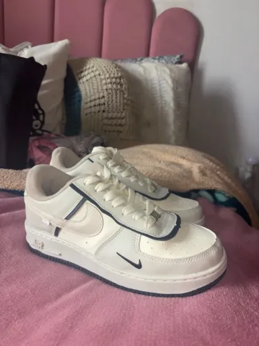 Tênis Nike Air Force- Tamanho 39