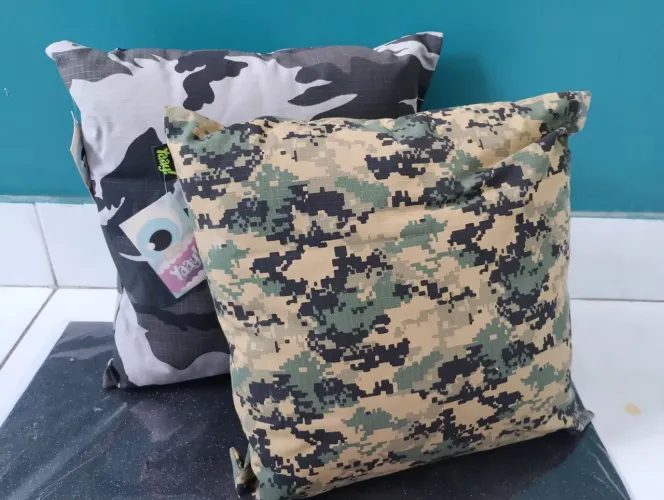 Conjunto de almofadas camufladas