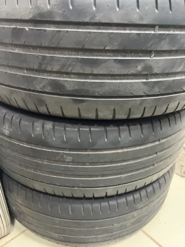 Pneus 215/55/18