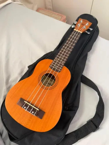 Ukulele Seminovo, shelby QC2
