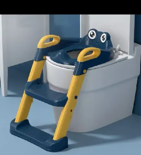 Vendo escadinha para vaso infantil menino usada somente duas vezes