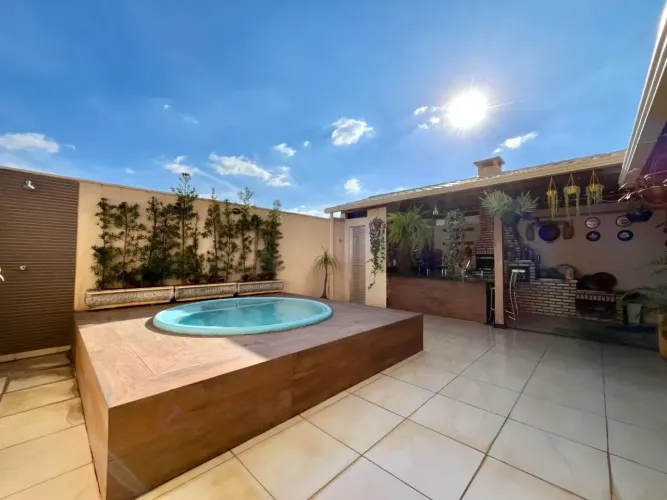 Área privativa com 2 quartos 1 banheiro 2 vagas piscina espaço gourmet