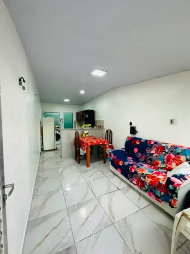 ALUGO CASA DE 2/4 SENDO 1 SUITE NO CONJUNTO FECHADO IPUAN NA MARAMBAIA