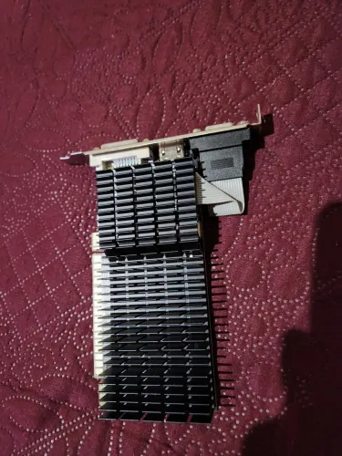 Placa de Vídeo 1Gb ddr3 Gt710