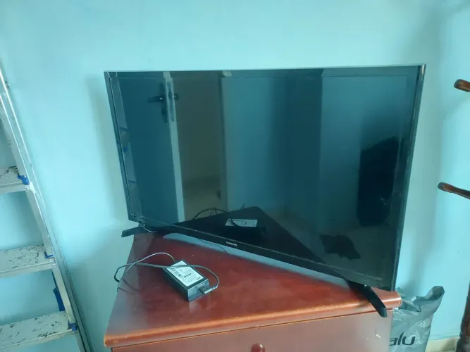 TV smart 33 polegadas
