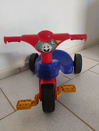 Triciclo infantil 