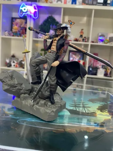 Dracule Mihawk,