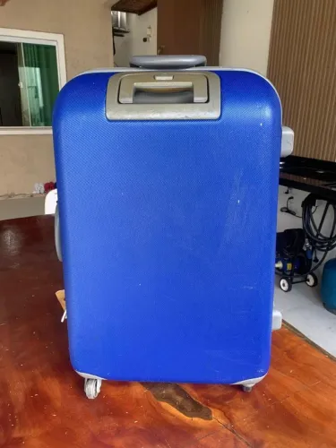 MALA DE VIAGEM EM ÓTIMO ESTADO