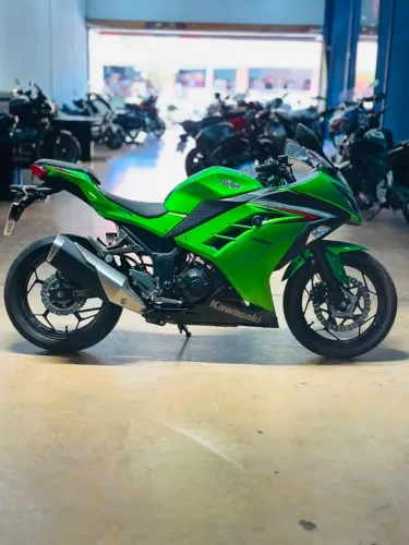 NINJA 300 2024