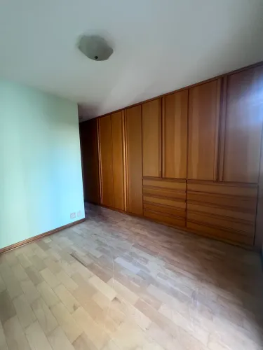 Guarda Roupa Madeira Marfim