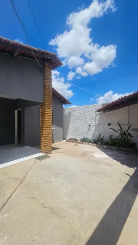 ALUGO CASA NO CENTRO EM CAMPO MAIOR-PI