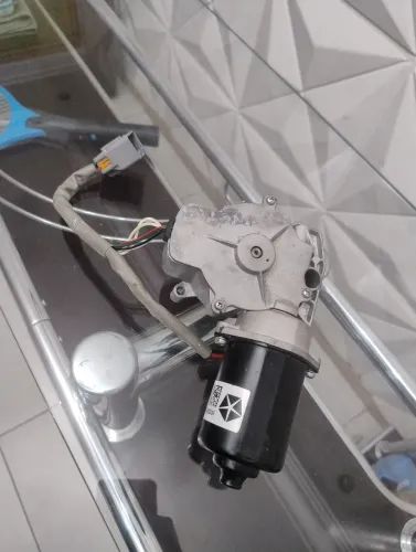 Motor de elevação porta-malas Compass 2017-2022