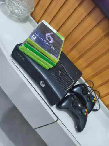 Videogame Xbox 360 4 Jogos 2 manetes