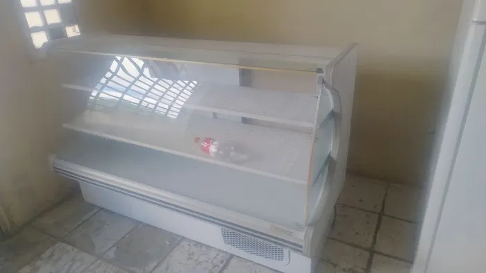 Vitrine Expositora Refrigerada Gelopar 