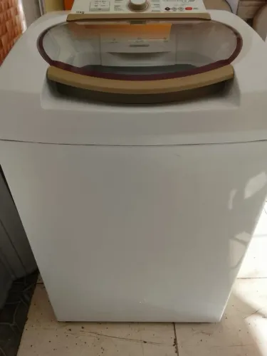 Máquina de lavar Brastemp 11kg funcionando 