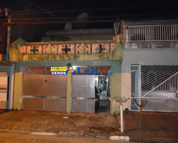 Sobrado à venda na Vila Maluf, Suzano-SP: 4 quartos, 1 sala, 3 banheiros, 3 vagas de garag