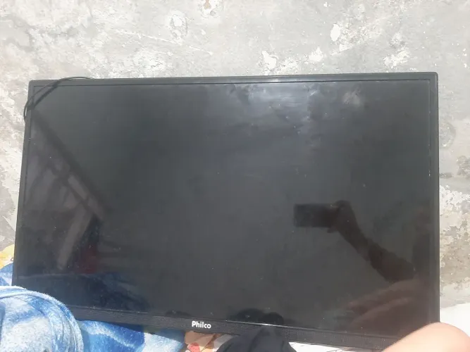 TV 32 polegadas Philco para troca a tela ou retirada das peças 