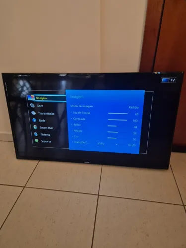 TV Samsung Smart Full HD 40" J5200 com Controle - Perfeito Funcionamento