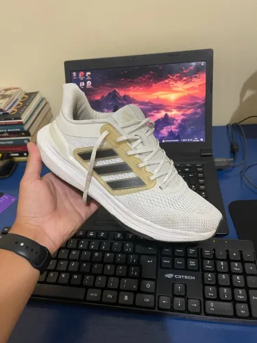 Tênis adidas ultraBounce - TAM 40