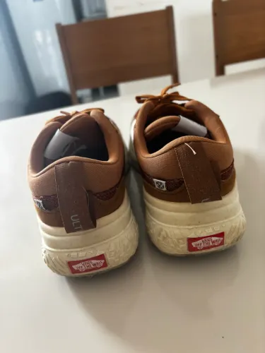Tênis Vans Ultrarange VR3