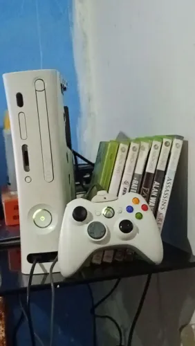 Xbox 360 Fat, carcaça danificada mais funcionando perfeitamente, leia a descrição!!