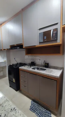 Apartamento Mobiliado para Locação com 02 Dormitórios no bairro Jardim Yolanda