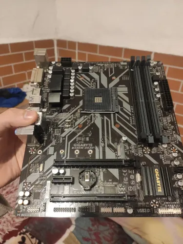 Placa mãe gigabyte B450M DS3H am4 (envio)