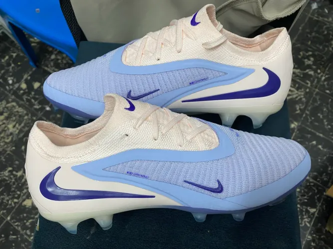 Chuteira Nike Phantom GX N40