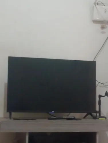 Tv pra vendo só hj completa 700. Reais