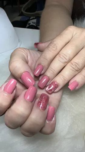 Precisamos de manicure 