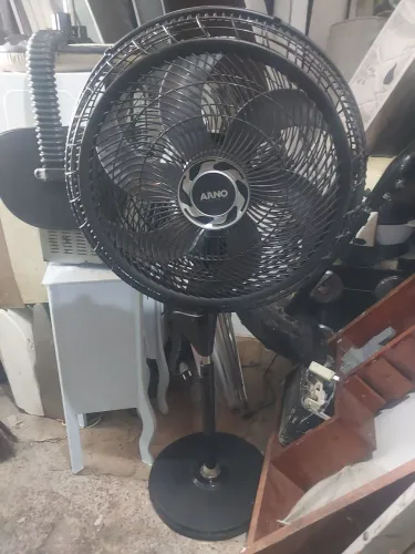 Vende-se Ventilador Arno 80cm 6 pas Turbo de torre. Valor 200,00.
