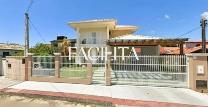 Casa com 3 quartos no bairro Carianos, Florianópolis