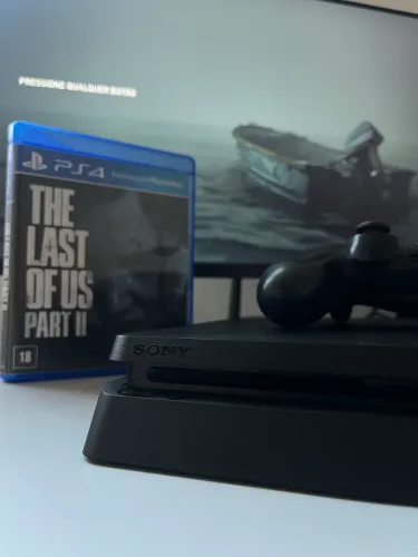 PlayStation 4 - slim muito conservado