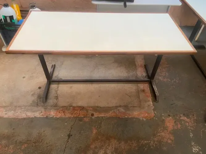 Mesa de escritório 140x65x76