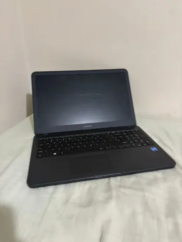 Notebook Samsung Essentials - 4 Gb RAM, 500 HDD, iCeleron (8ª geração), 15,6 Polegadas