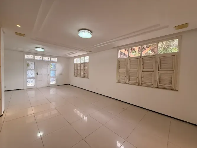 Casa comercial no Cambeba (região sul de fortaleza)