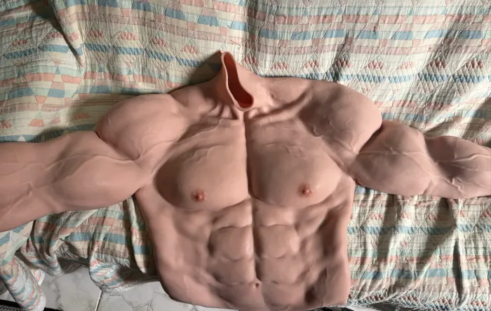 Peitoral Muscular para Cosplay de Silicone com Braços YIQI