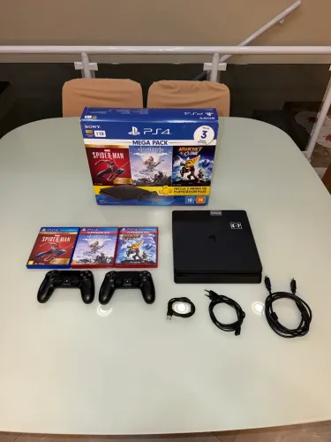 Ps4 Slim 1Tb, 2 controles e 3 jogos