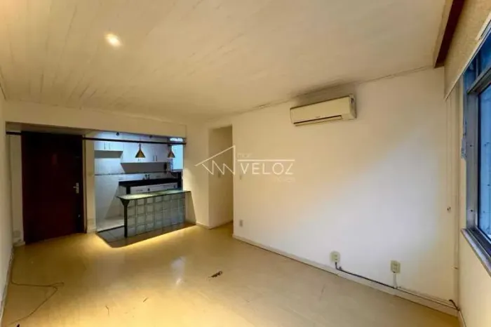 Apartamento : / Residencial / Laranjeiras