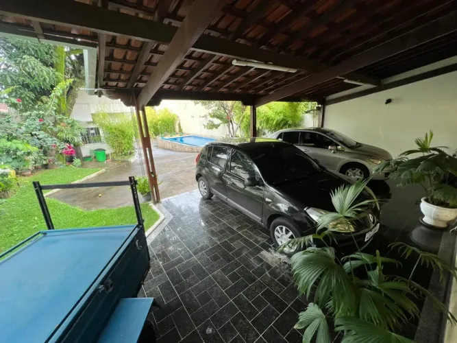 Casa para aluguel possui 600 metros quadrados com 5 quartos em Santa Amélia - Belo Horizon
